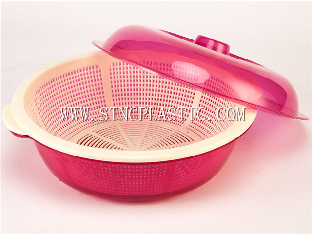 plastic colander with lid