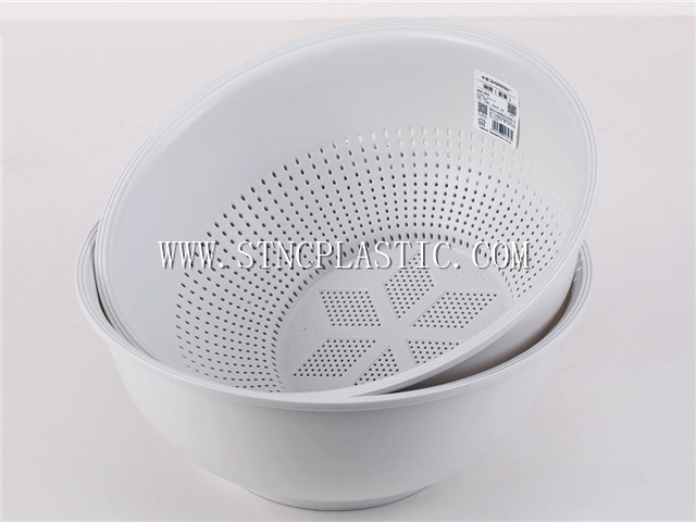 plastic colanders strainers